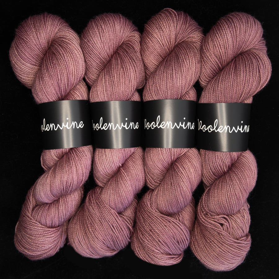 Voolenvine No. 9, FOOTSIE