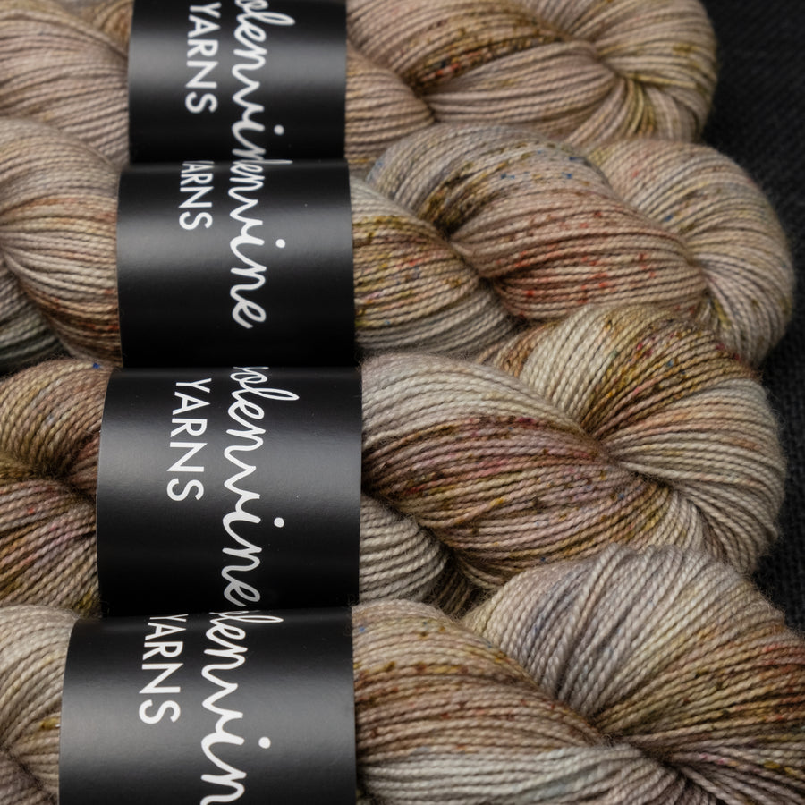 Mourning Glory, Tricolore Yarn Kit, FOOTSIE